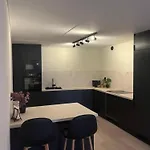 70 Sqm Apartment In Downtown Oslo With Parking And Elevator 1 Double Bed And 1 Dobbel Air Madress *