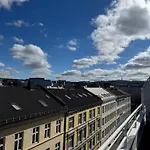 70 Sqm In Downtown With Parking And Elevator 1 Double Bed And 1 Dobbel Air Madress
