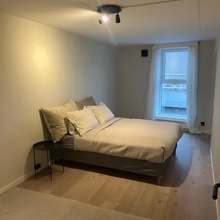 70 Sqm Apartment In Downtown Oslo With Parking And Elevator 1 Double Bed And 1 Dobbel Air Madress *