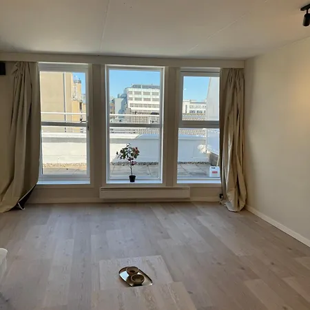 Apartamento 70 Sqm In Downtown With Parking And Elevator 1 Double Bed And 1 Dobbel Air Madress