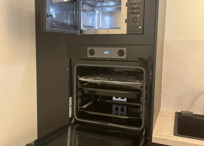 Lägenhet 1 Bedroom In Downtown With Parking No Party Or Commercial Activity